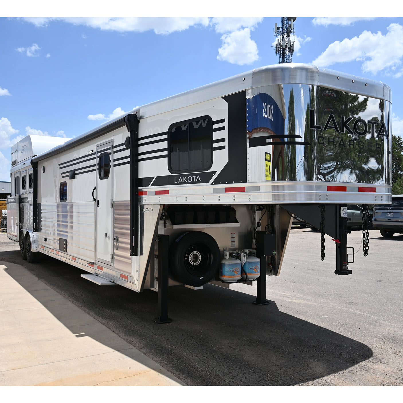 2027 Lakota Charger 3 Horse Trailer with 16' LQ, Side Load, Deluxe Rear Tack