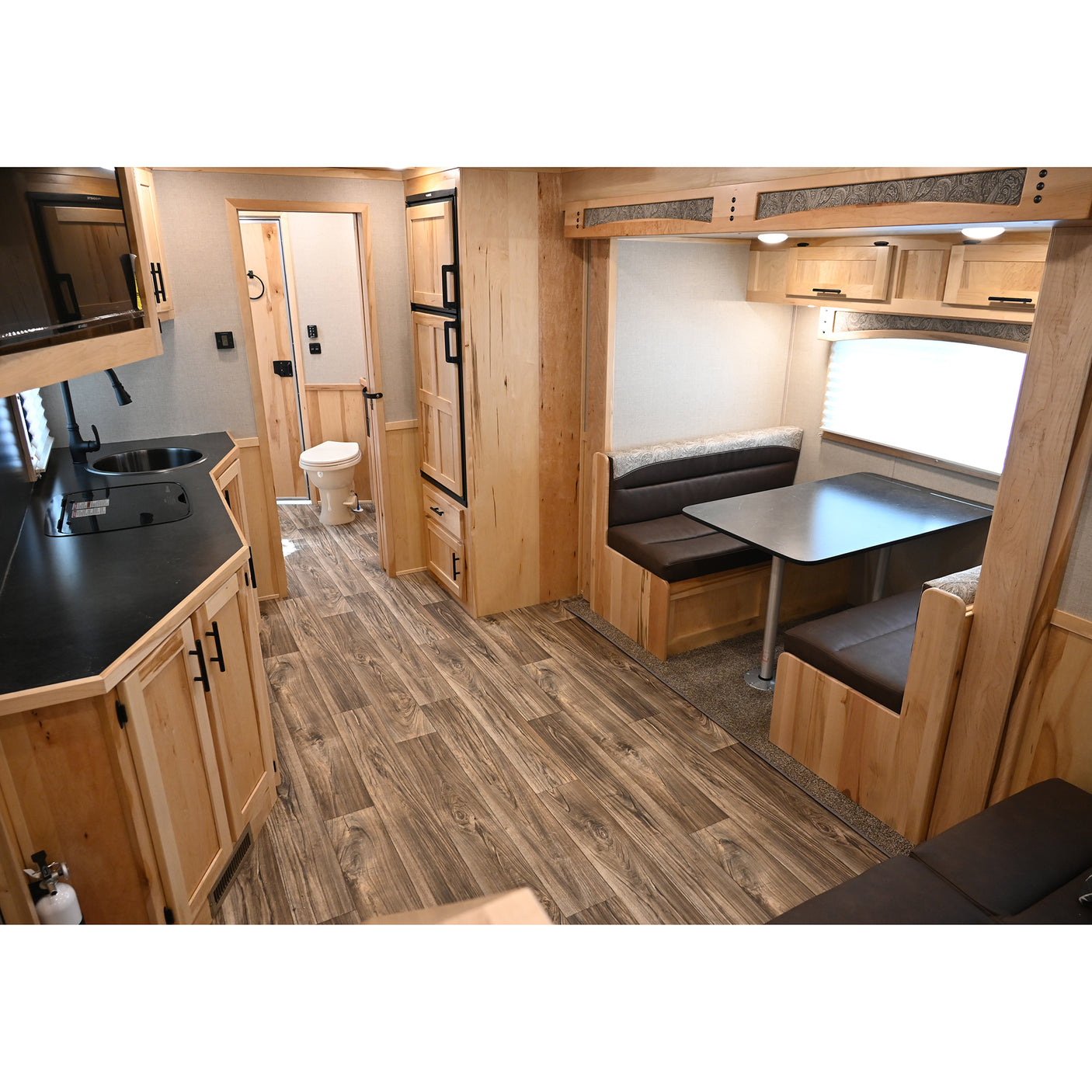 2027 Lakota Charger 3 Horse Trailer with 16' LQ, Side Load, Deluxe Rear Tack
