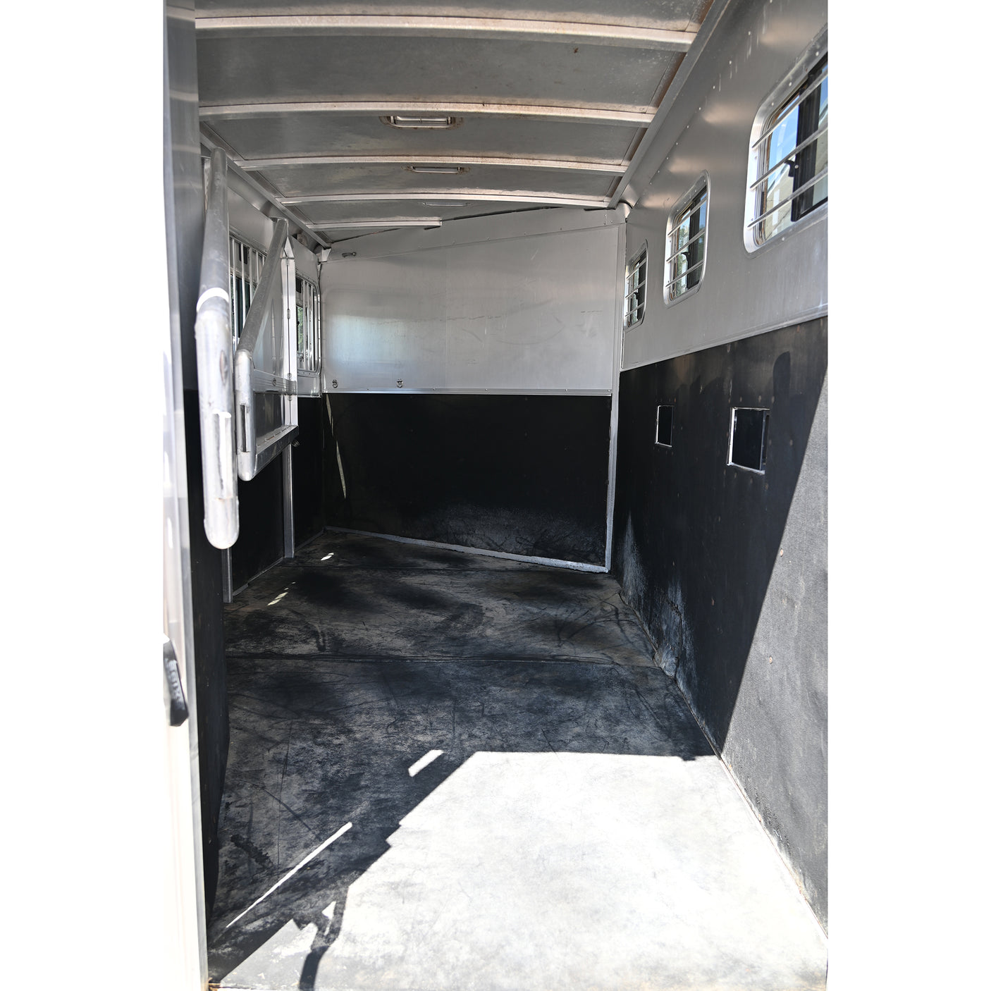 2002 Exiss 3 Horse Gooseneck Horse Trailer