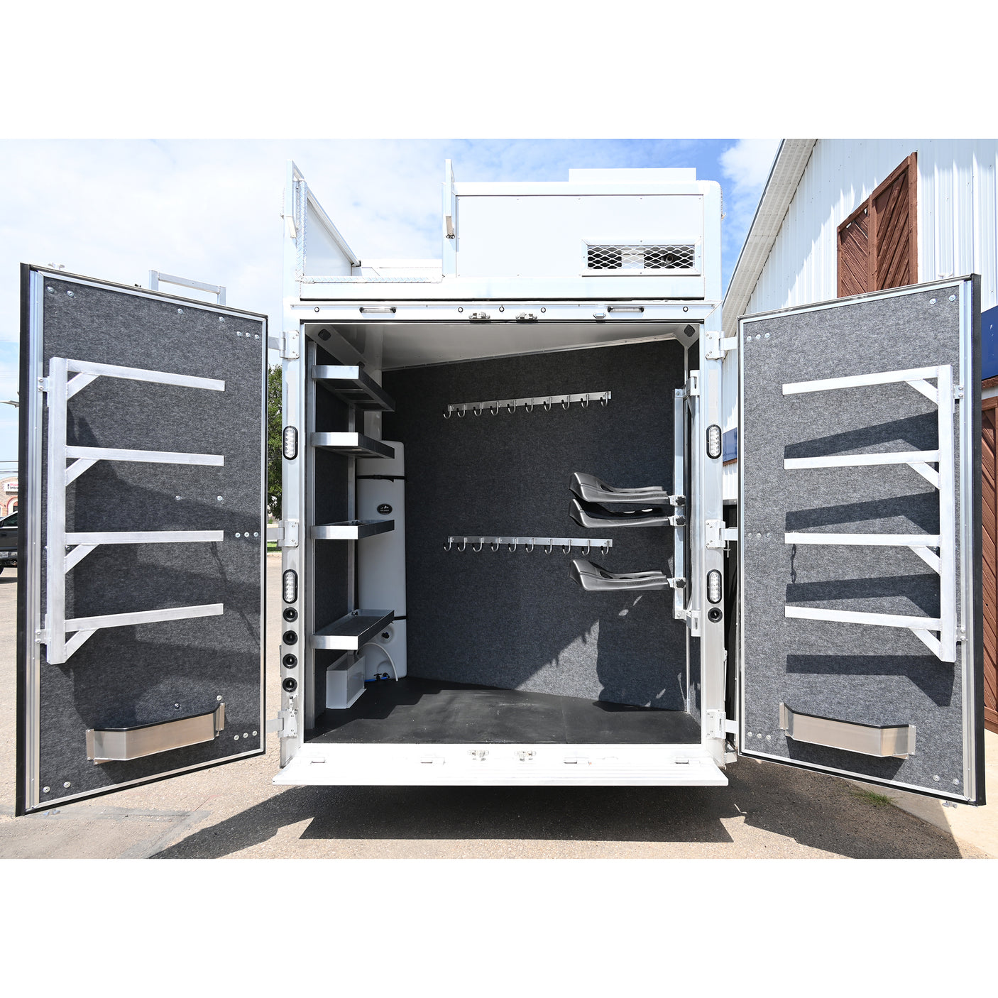 2027 Lakota Infinity 3 Horse Trailer with 16' Living Quarters, Side Load, Super Rear Tack