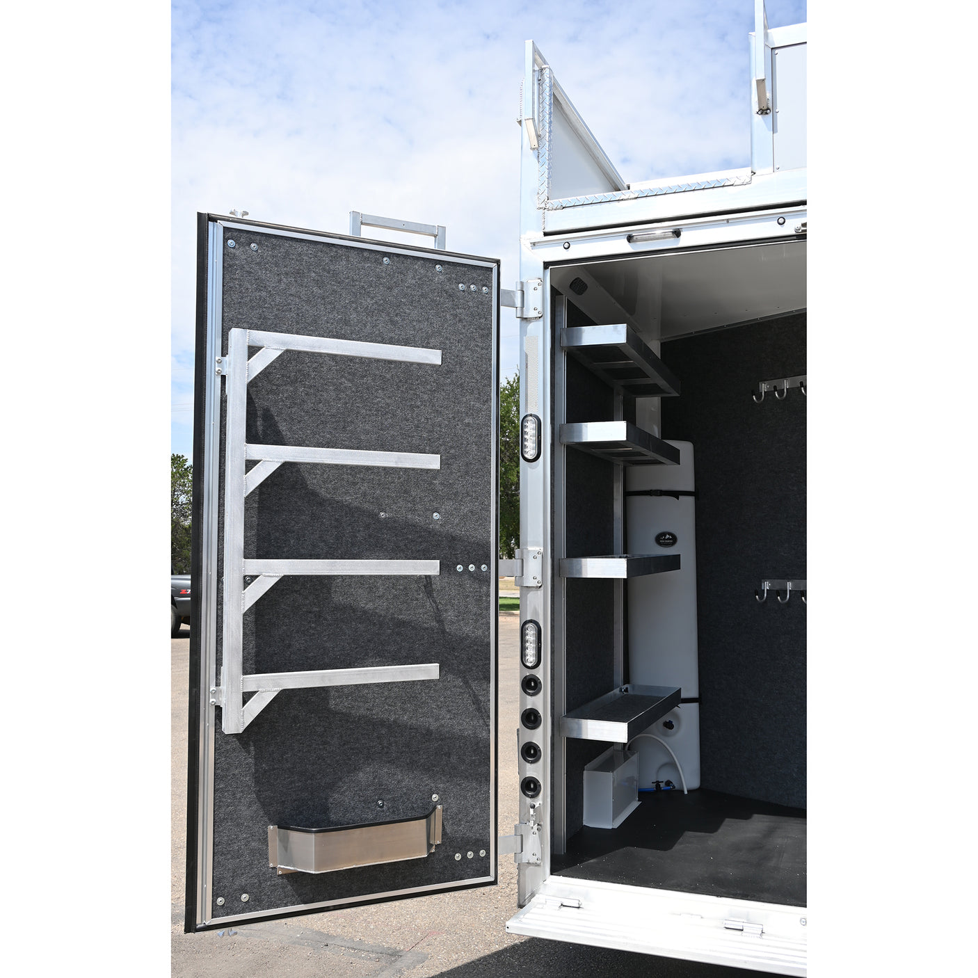 2027 Lakota Infinity 3 Horse Trailer with 16' Living Quarters, Side Load, Super Rear Tack
