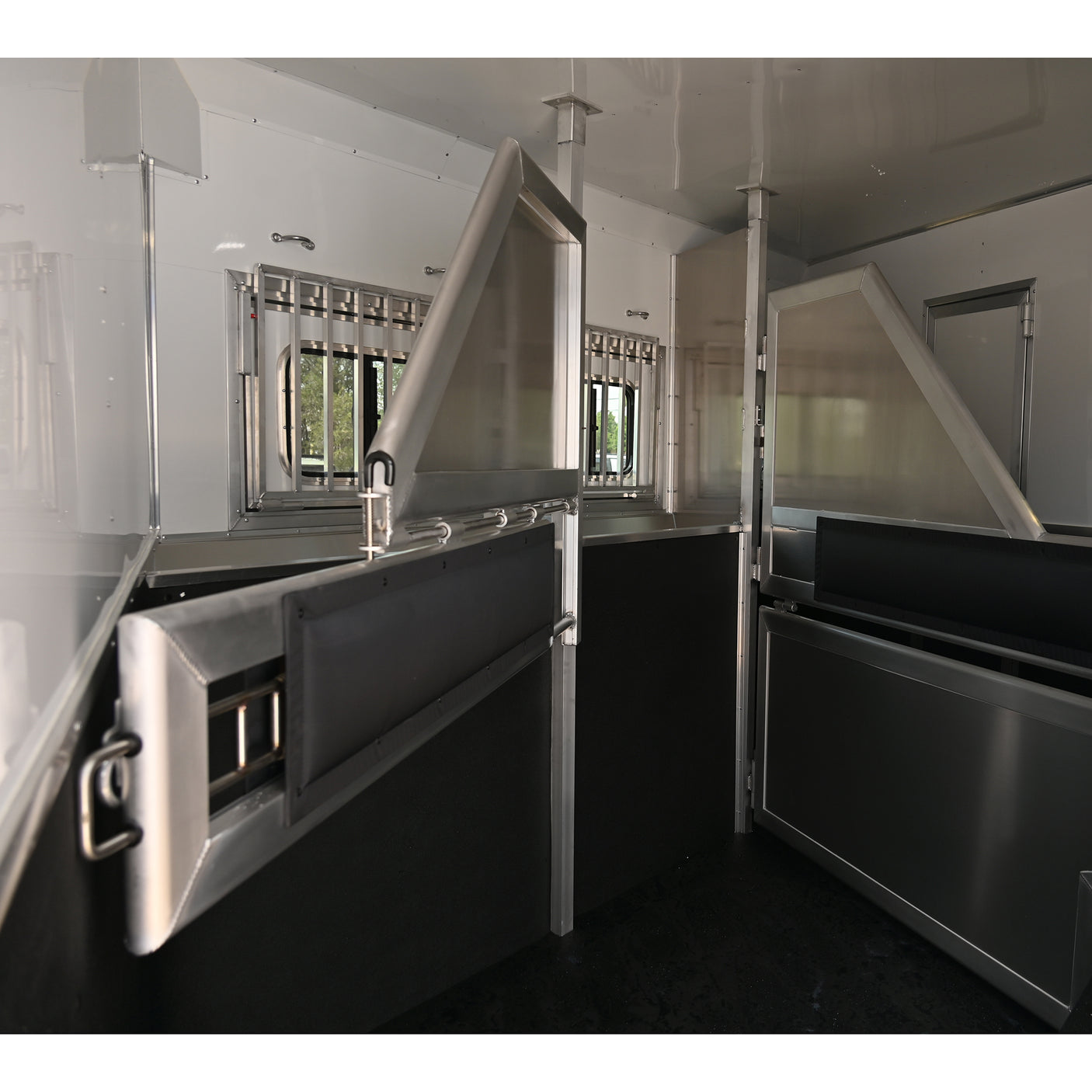 2027 Lakota Infinity 3 Horse Trailer with 16' Living Quarters, Side Load, Super Rear Tack