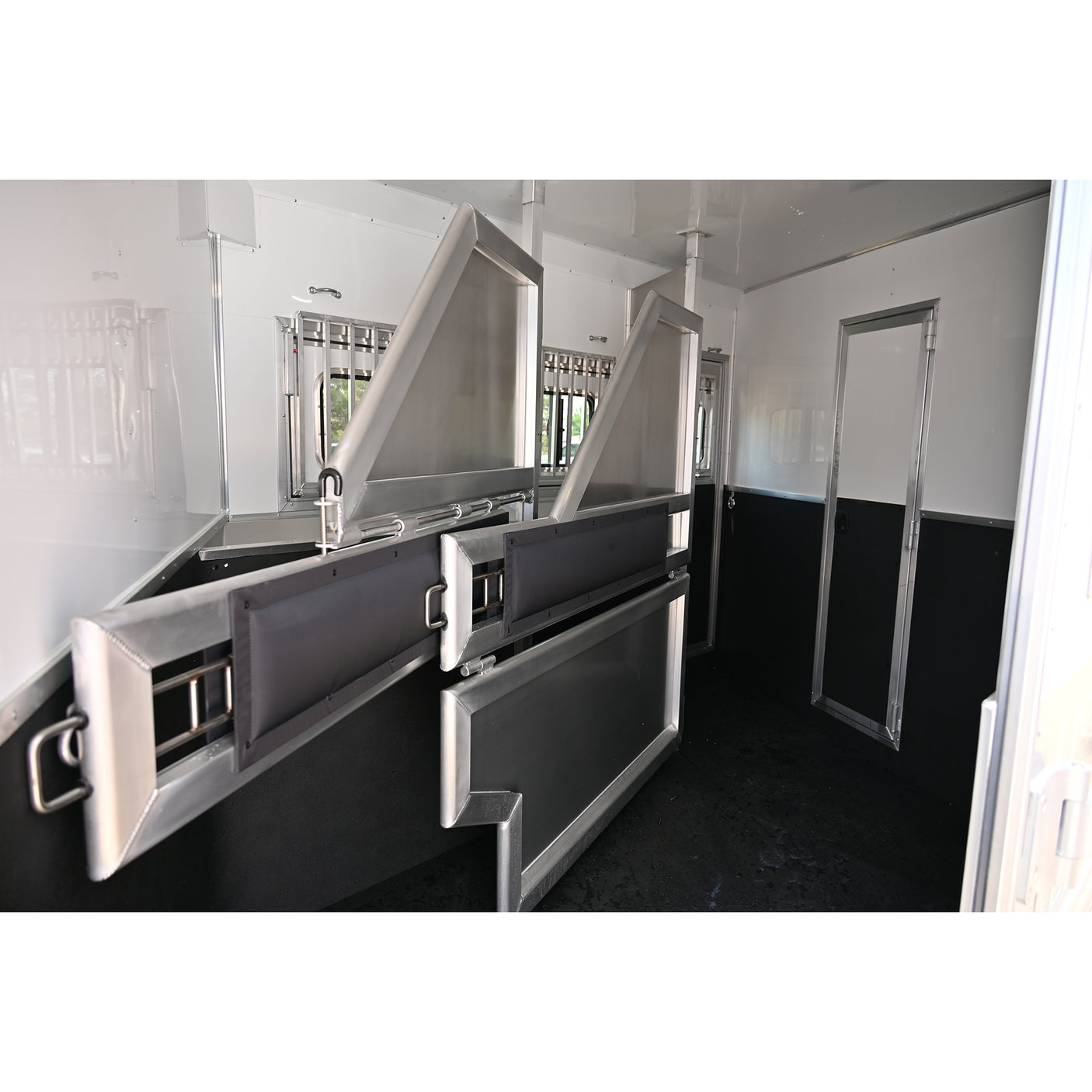 2027 Lakota Infinity 3 Horse Trailer with 16' Living Quarters, Side Load, Super Rear Tack