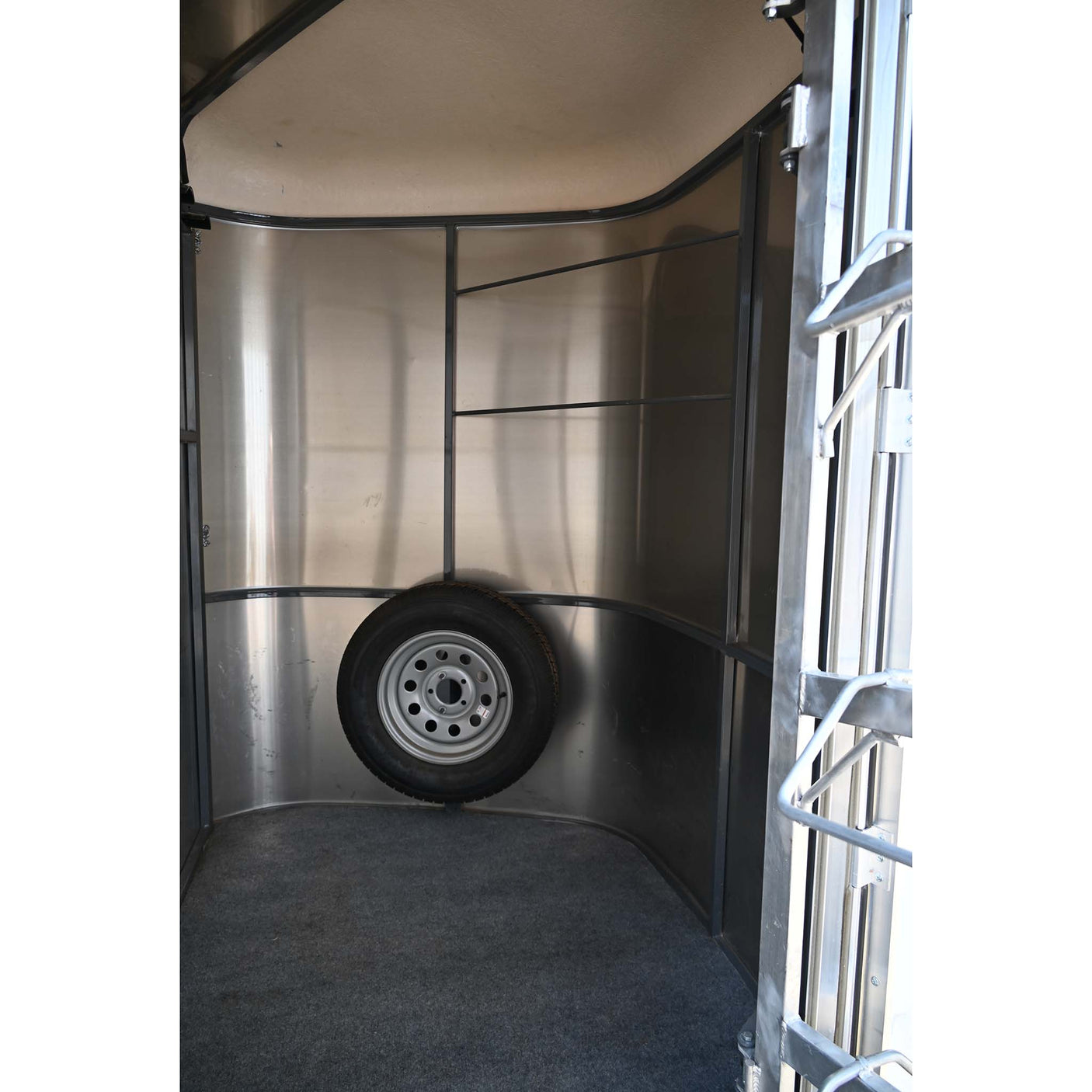 2024 Maverick 3 Horse Trailer Bumper Pull Stock Combo Trailer