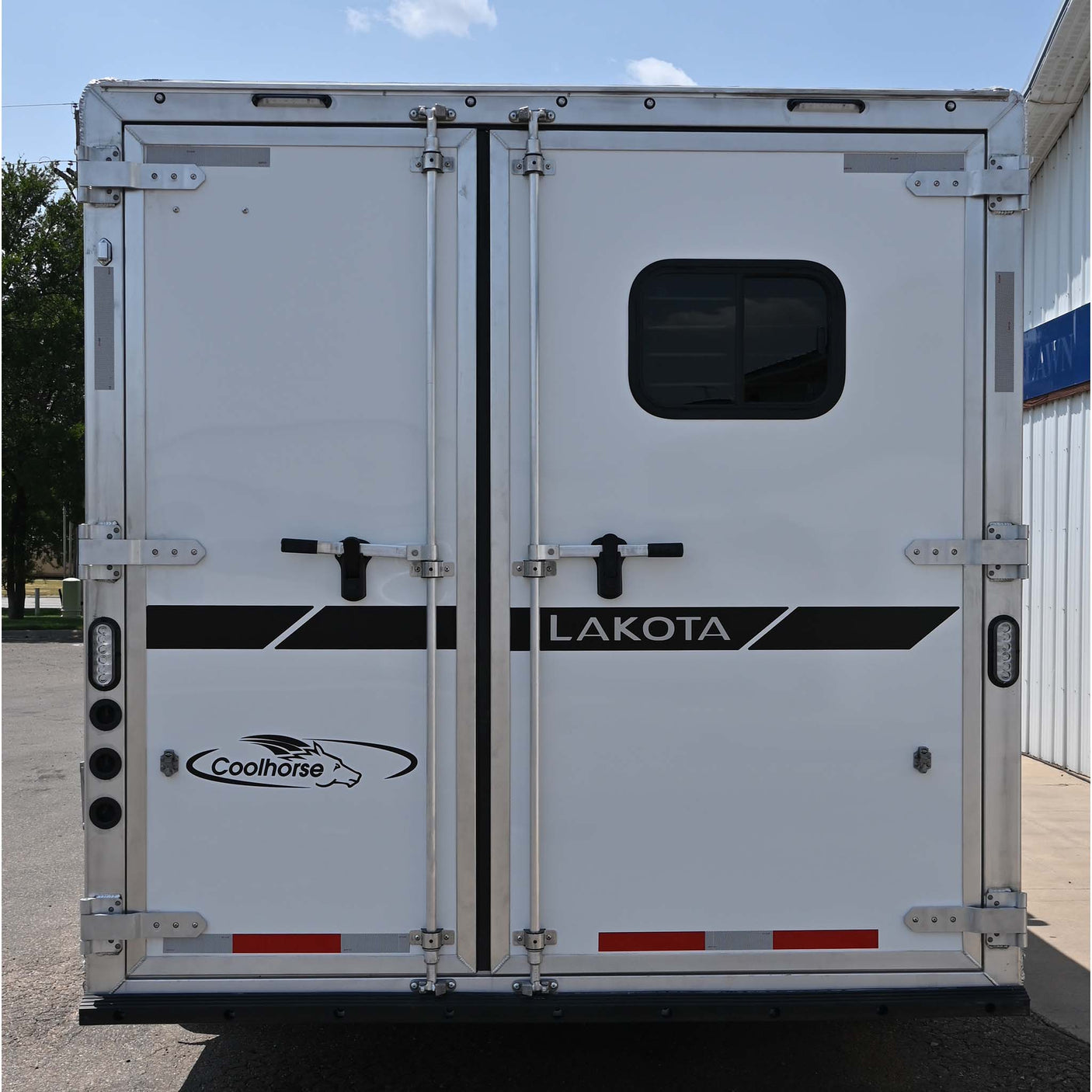 2027 Lakota Legacy 3 Horse Trailer with 9' Living Quarter