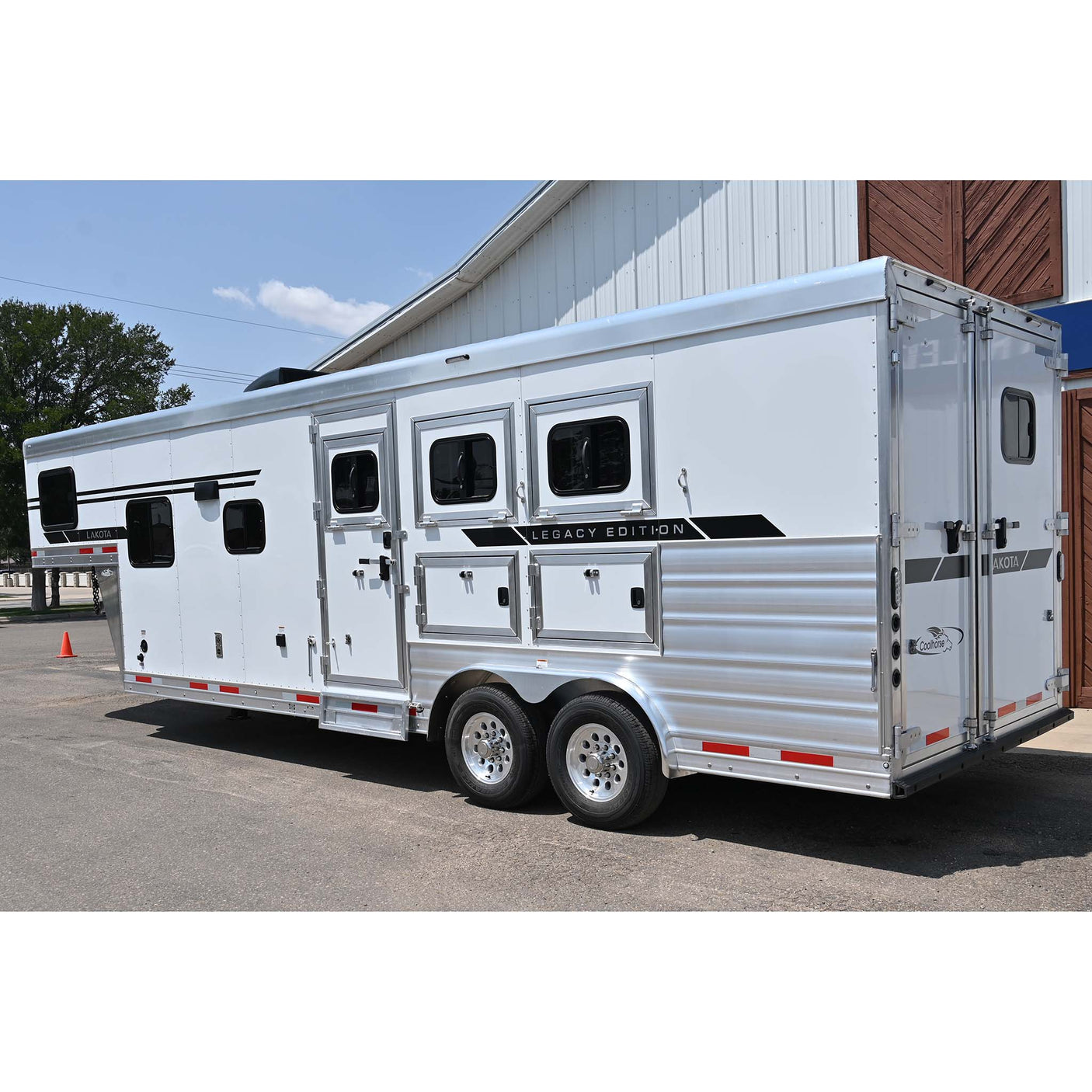 2027 Lakota Legacy 3 Horse Trailer with 9' Living Quarter