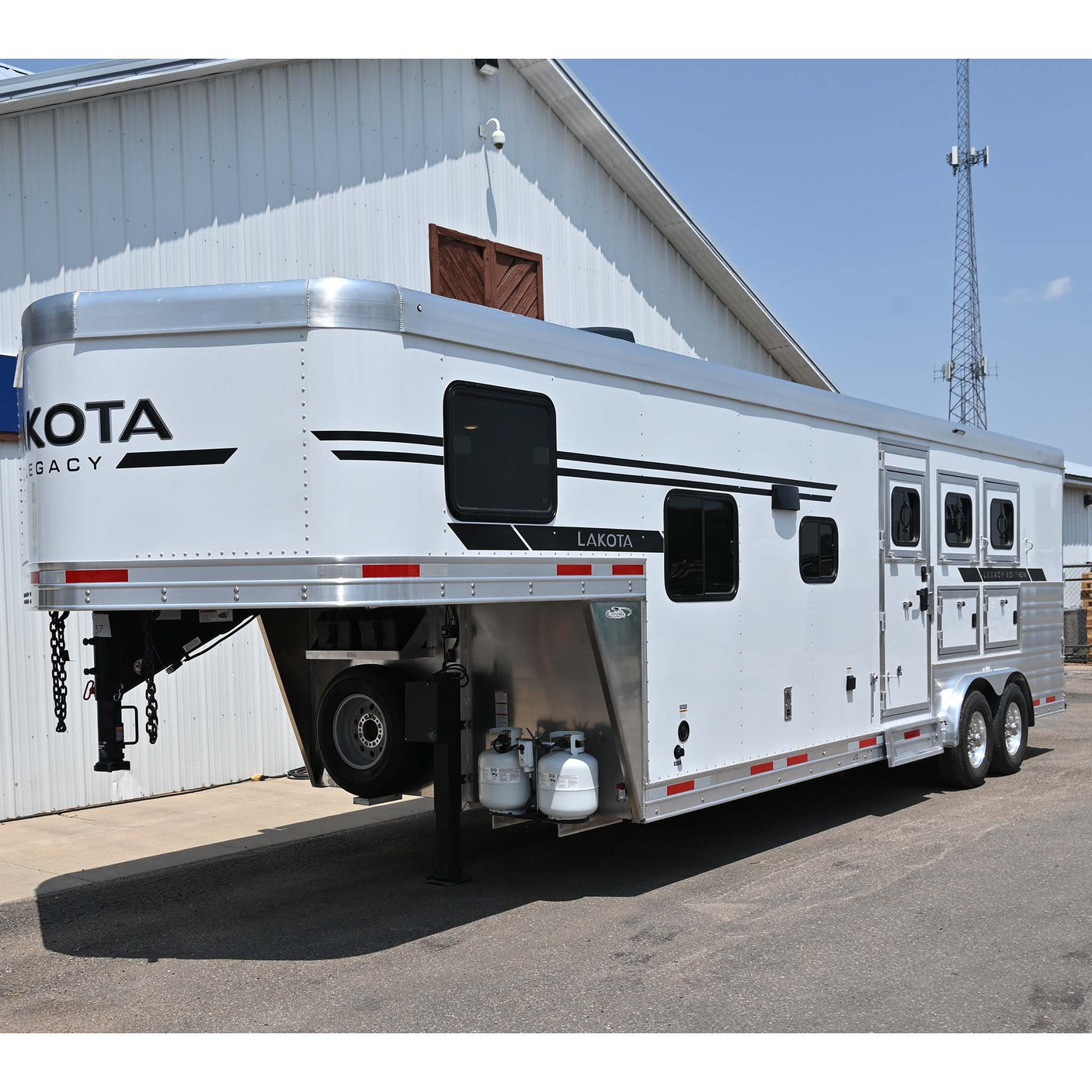 2027 Lakota Legacy 3 Horse Trailer with 9' Living Quarter