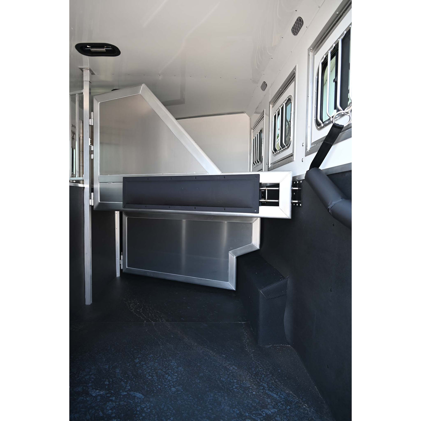 2027 Lakota Legacy 3 Horse Trailer with 9' Living Quarter