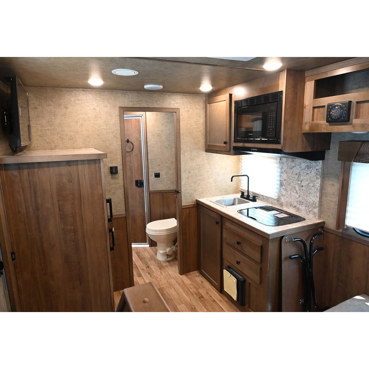 2027 Lakota Legacy 3 Horse Trailer with 9' Living Quarter