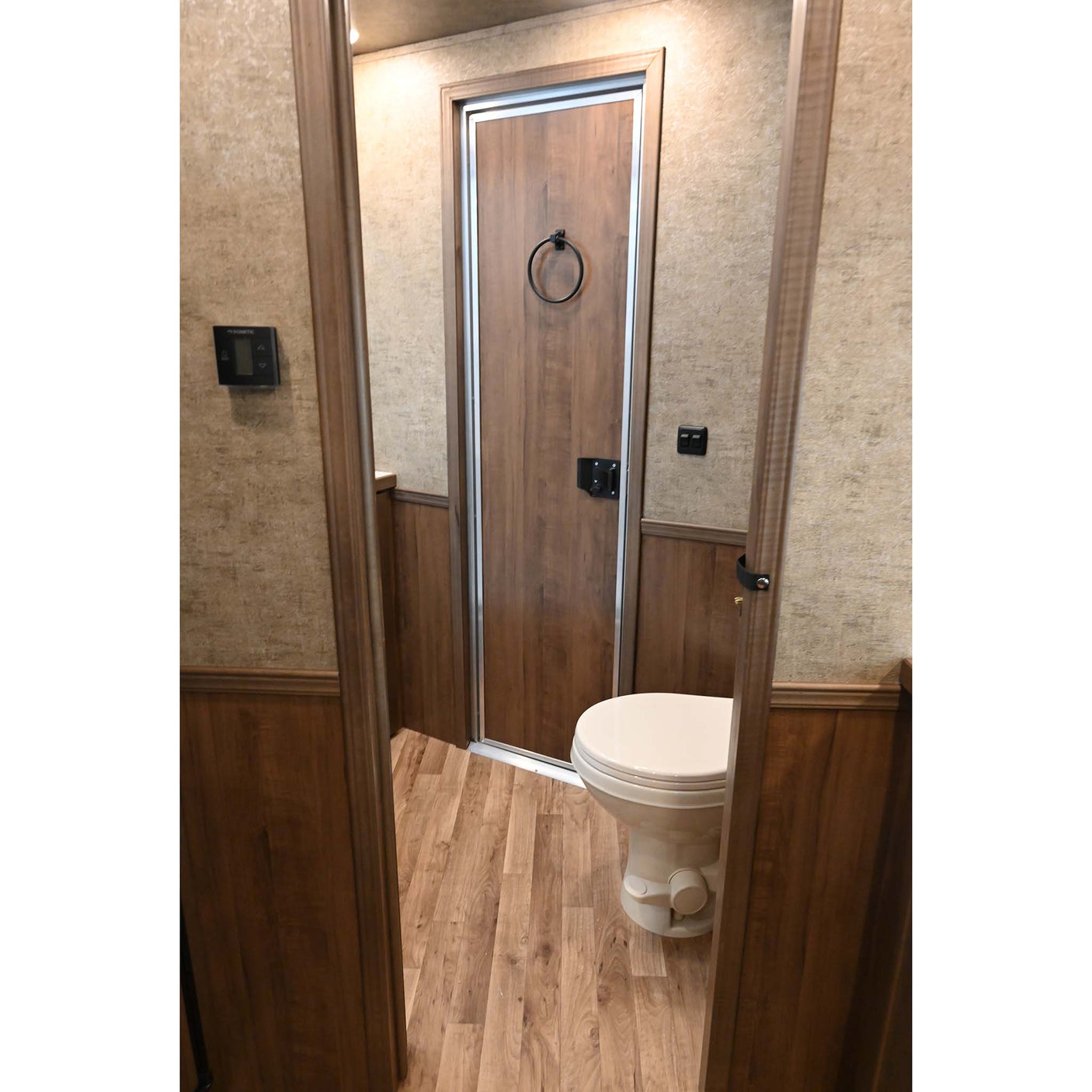 2027 Lakota Legacy 3 Horse Trailer with 9' Living Quarter