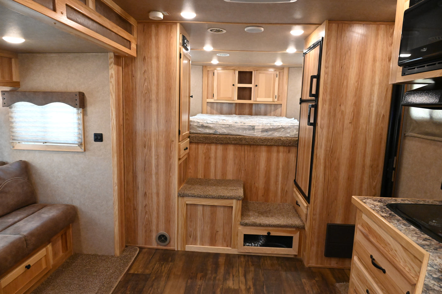 2022 Lakota Charger Stock Combo 11' LQ Slide Horse Trailer with Mid Tack