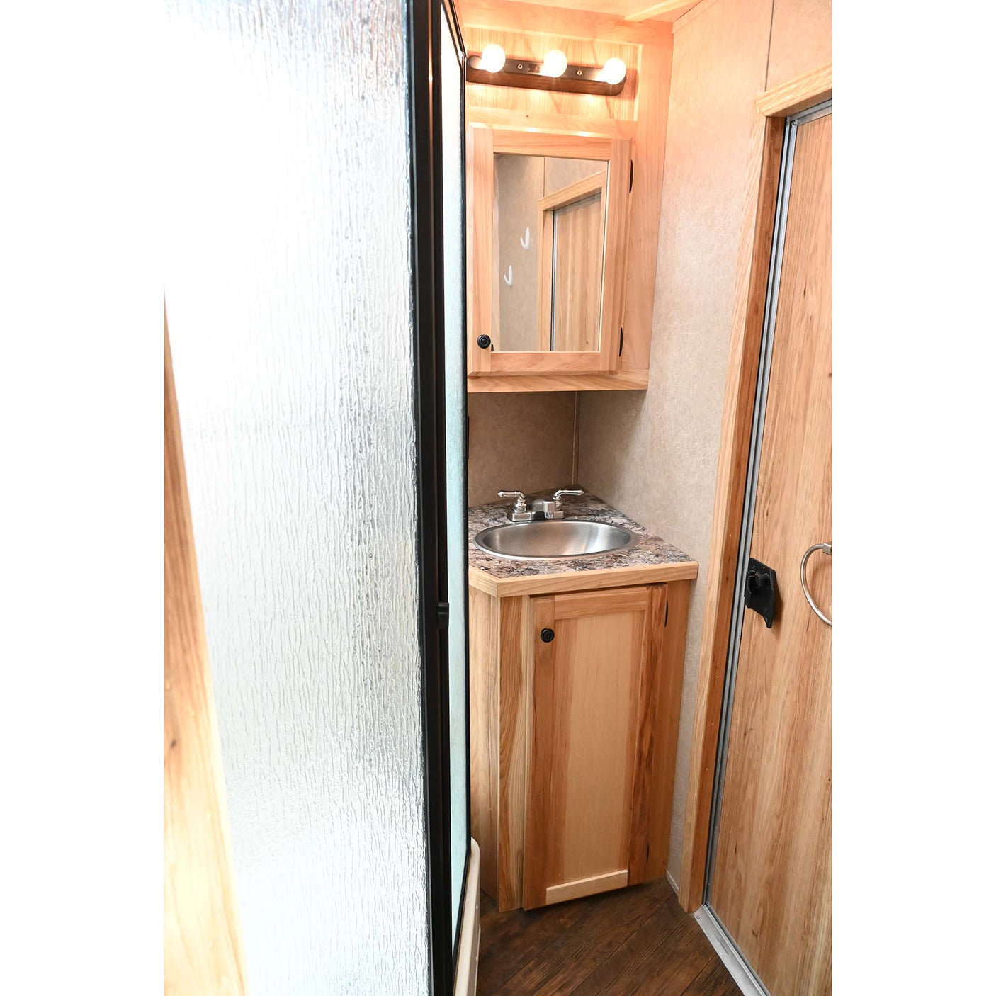 2022 Lakota Charger Stock Combo 11' LQ Slide Horse Trailer with Mid Tack