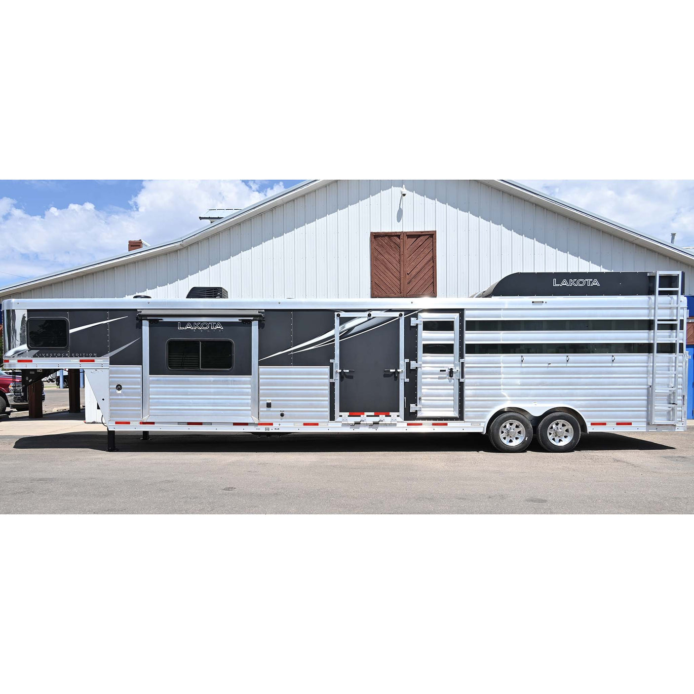 2022 Lakota Charger Stock Combo 11' LQ Slide Horse Trailer with Mid Tack