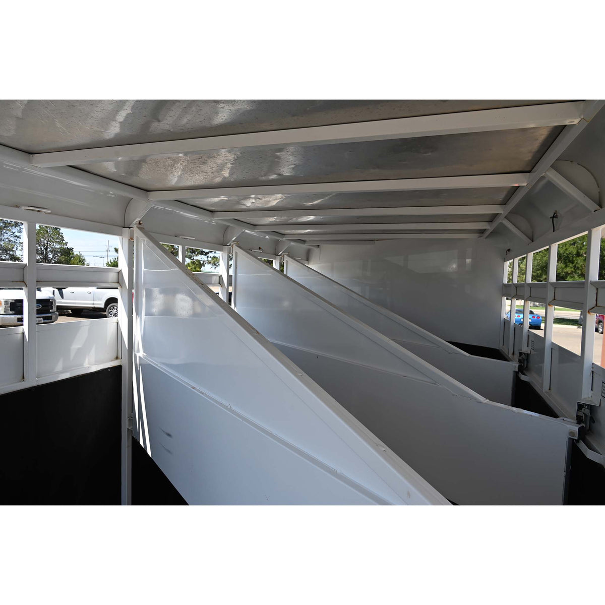 2010 Trails West Adventure 4 Horse Trailer Stock Combo