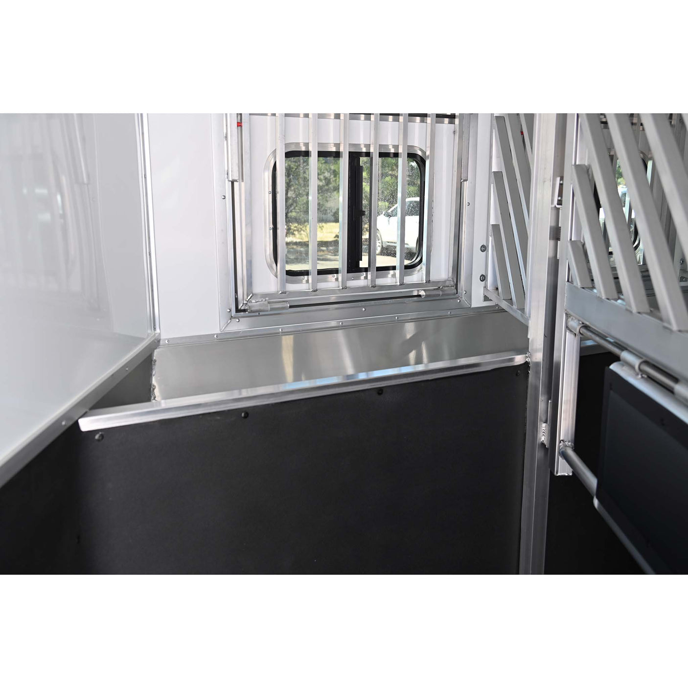 2027 Lakota Bighorn 4 Horse Trailer, Side Load, 18' LQ Model BI8418TCE