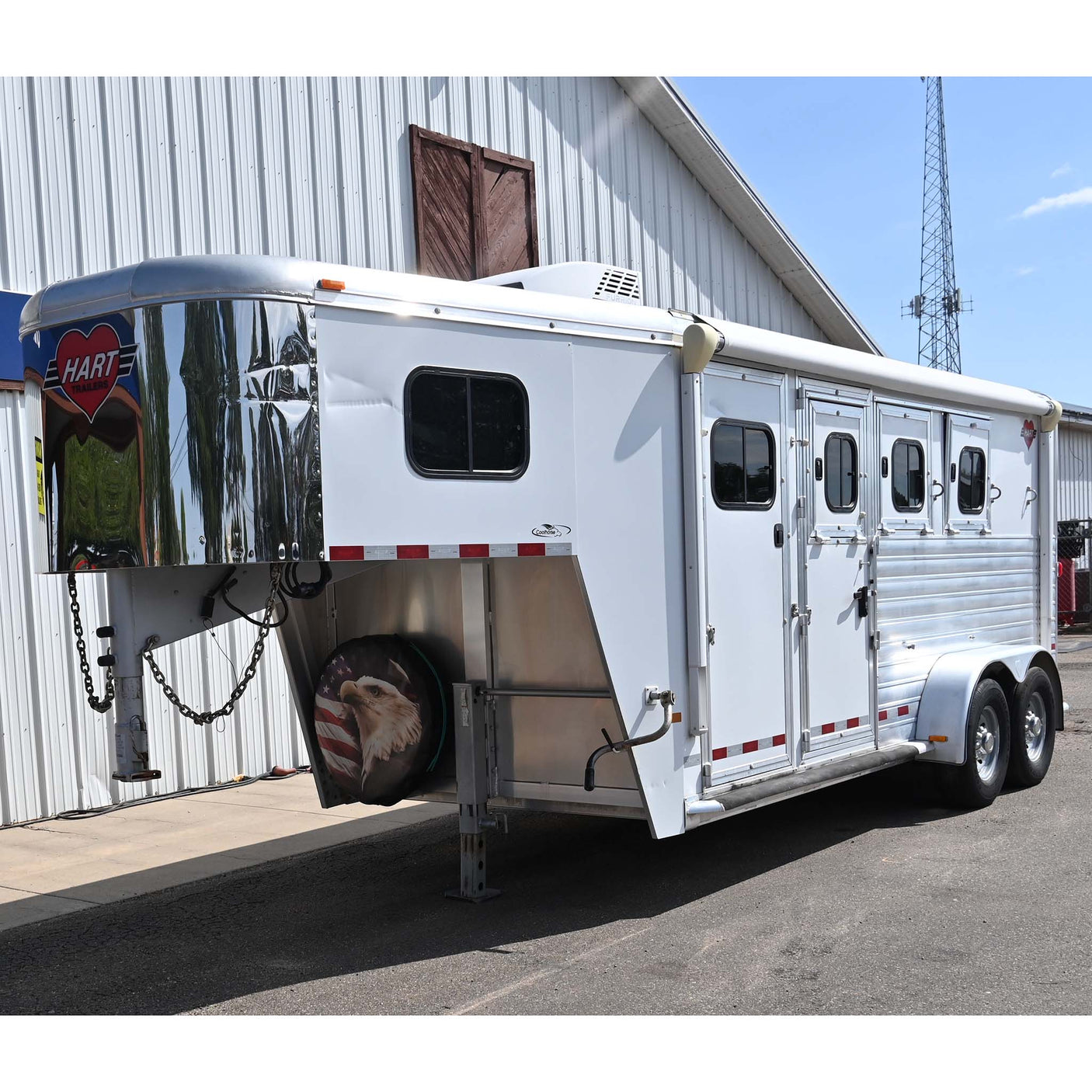 2017 Hart 3 Horse Trailer  GN, Dressing Room with AC, Batteries, and Awning