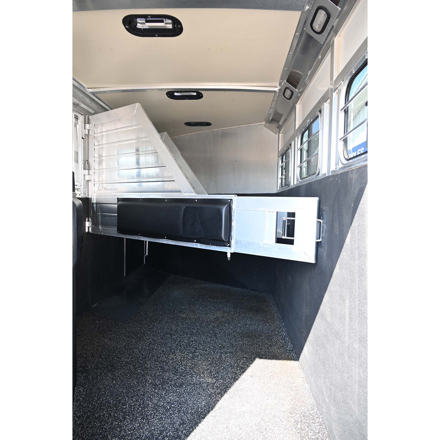 2017 Hart 3 Horse Trailer  GN, Dressing Room with AC, Batteries, and Awning