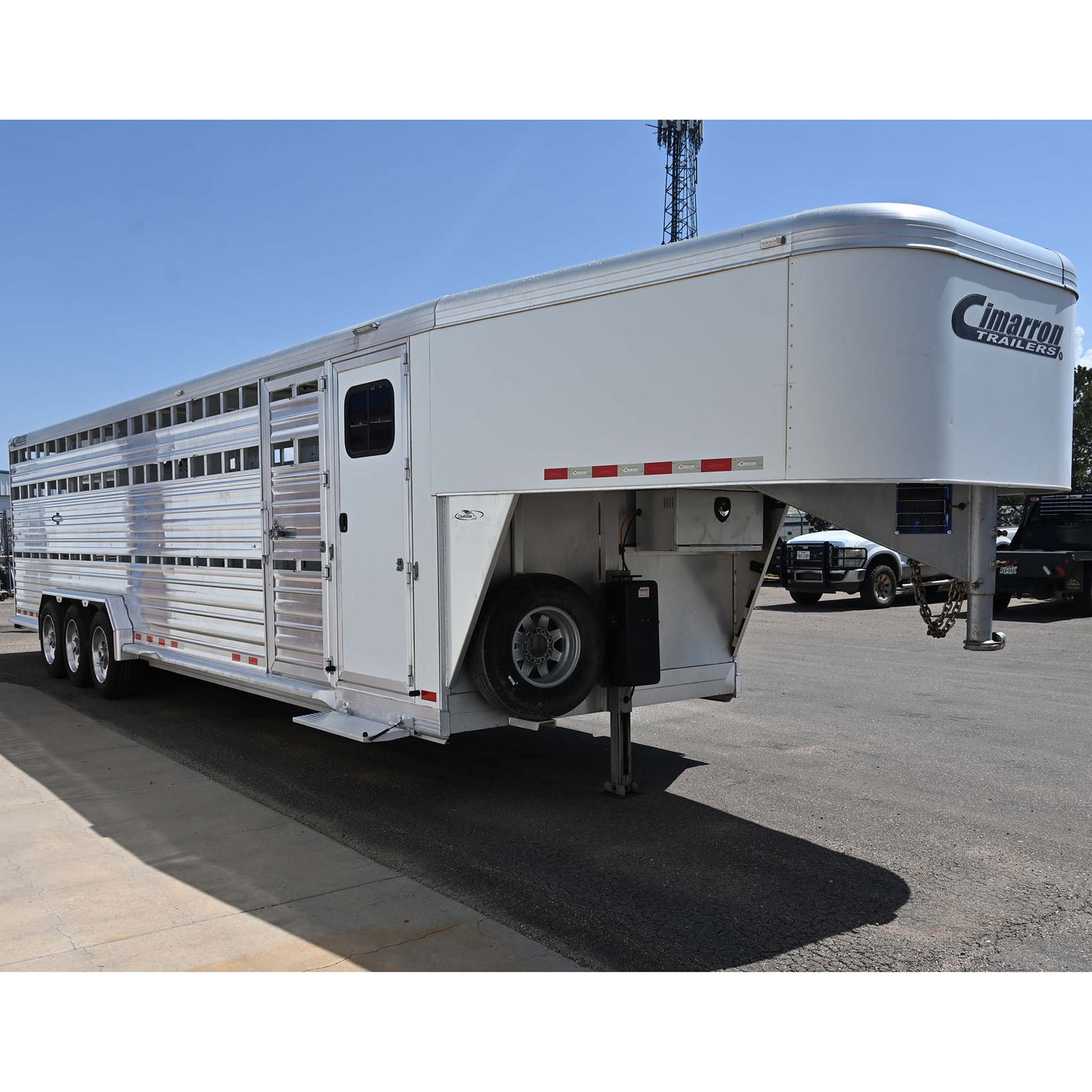 2019 Cimarron 32' Stock Combo Trailer, Double Tack Room, Triple Axle