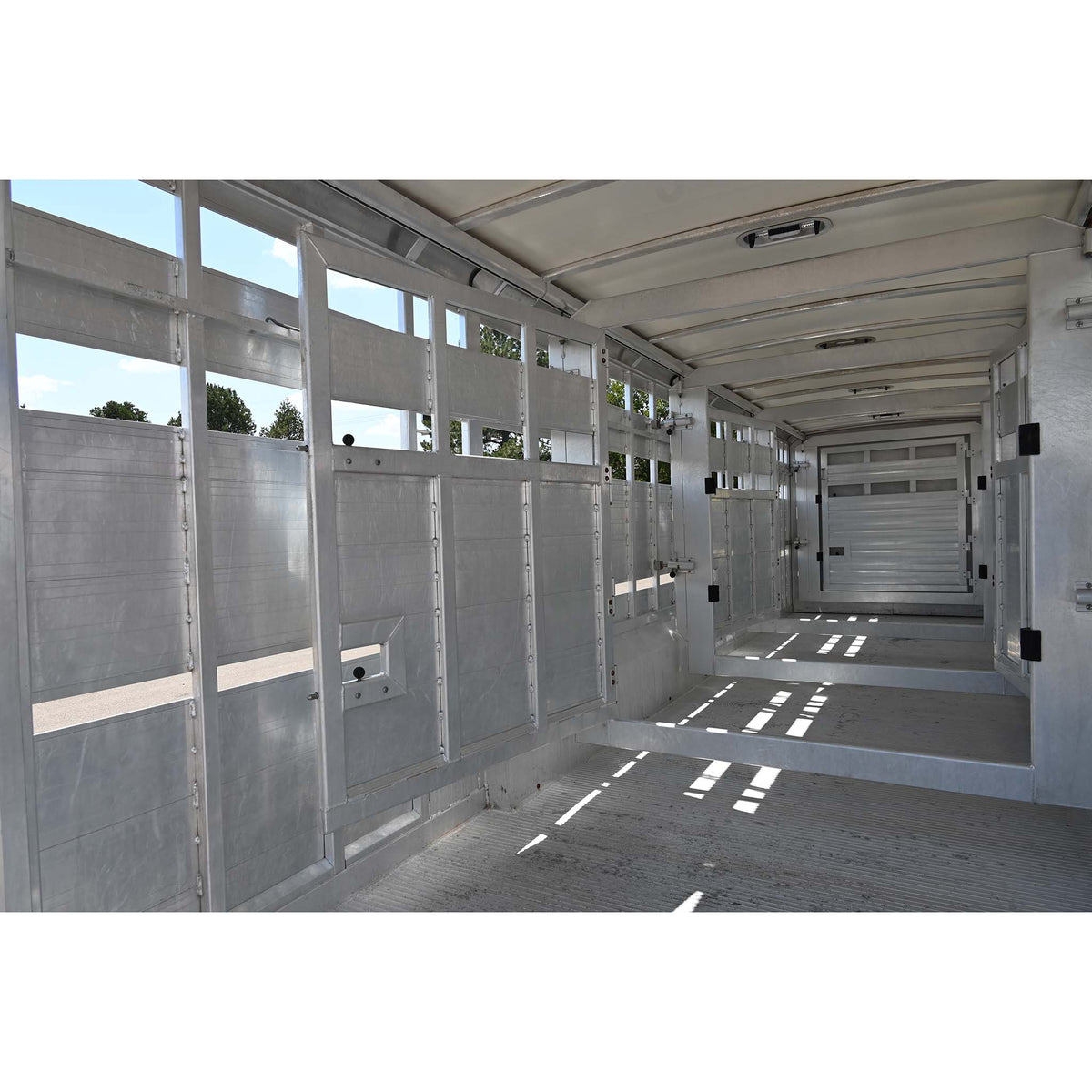 2019 Cimarron 32' Stock Combo Trailer, Double Tack Room, Triple Axle