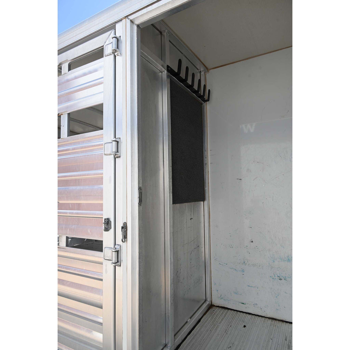 2019 Cimarron 32' Stock Combo Trailer, Double Tack Room, Triple Axle