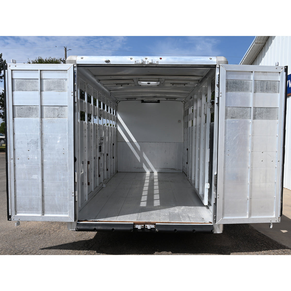 2016 Sundowner 23' Stock Combo Trailer