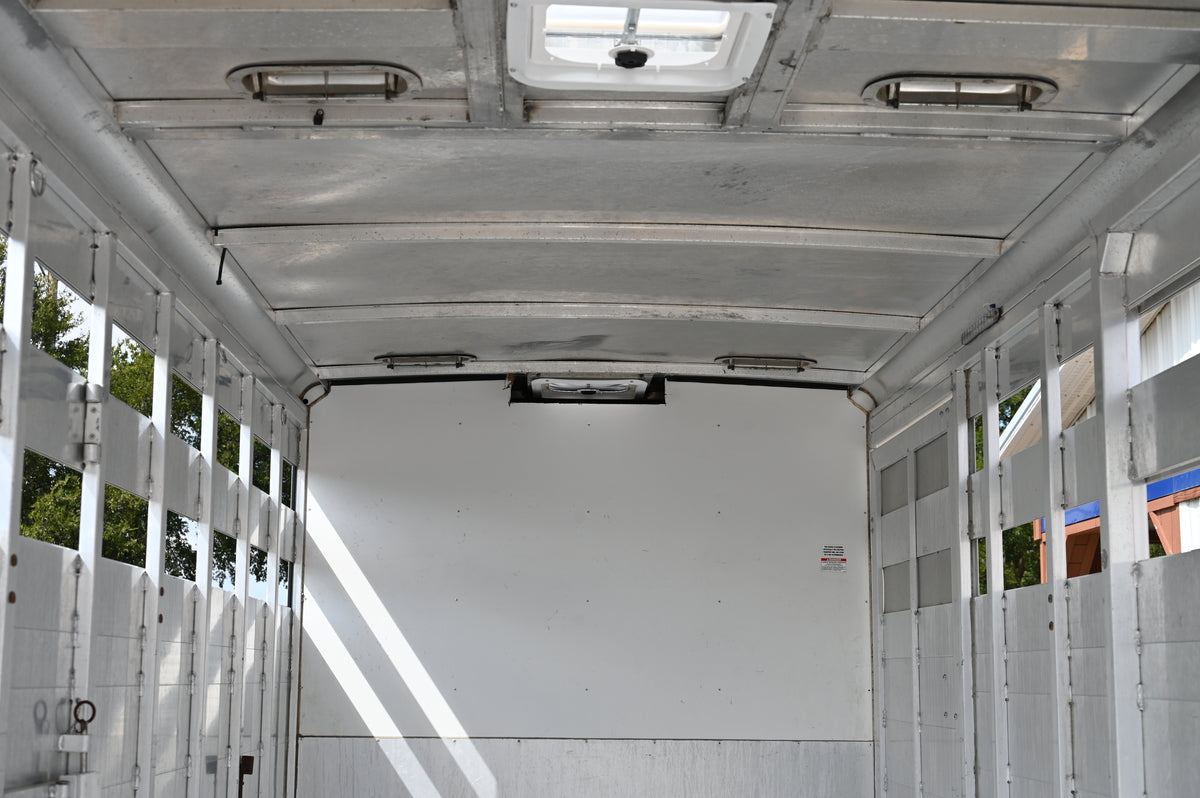 2016 Sundowner 23' Stock Combo Trailer