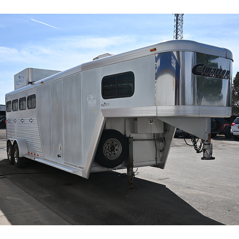 2001 Cimarron 4 Horse 6' Living Quarter Horse Trailer