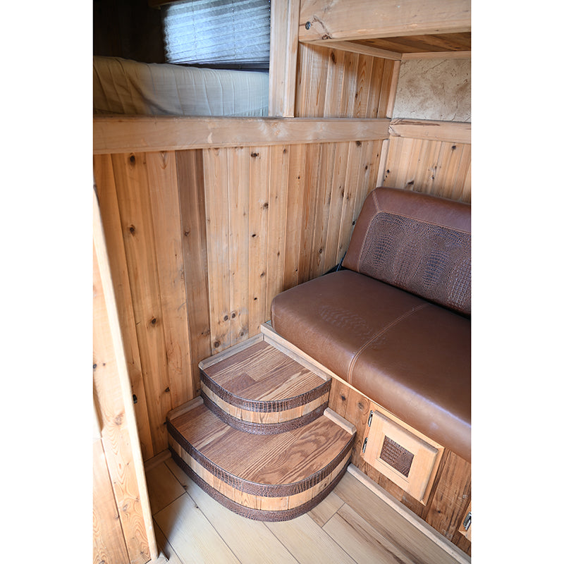 2001 Cimarron 4 Horse 6' Living Quarter Horse Trailer