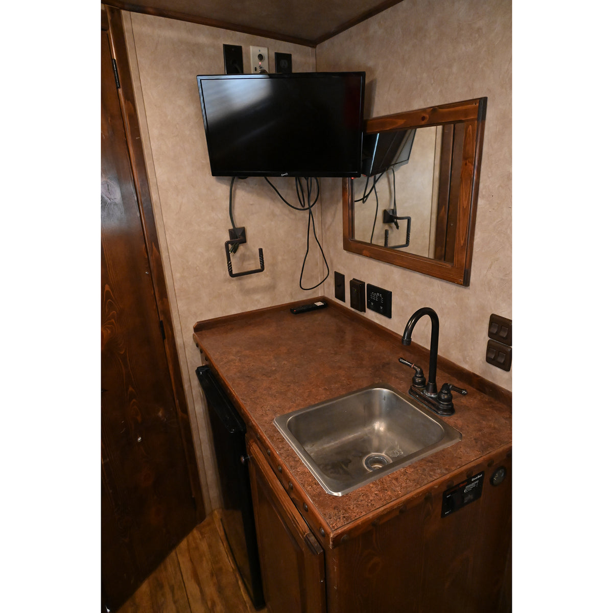 2012 Platinum 4 Horse Trailer with 9' Sierra Living Quarter
