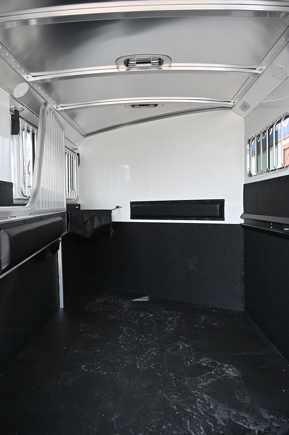 2026 4 Star 2 Horse Slant Load 6'10"W x 11' Bumper Pull Horse Trailer