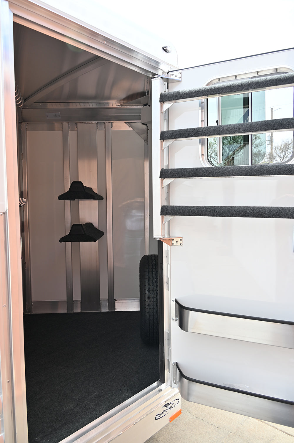 2026 4 Star 2 Horse Slant Load 6'10"W x 11' Bumper Pull Horse Trailer