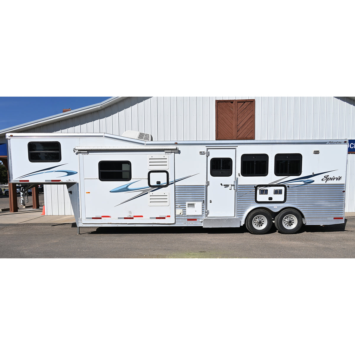 2006 SilverLite 3 Horse Trailer with 12' Living Quarter