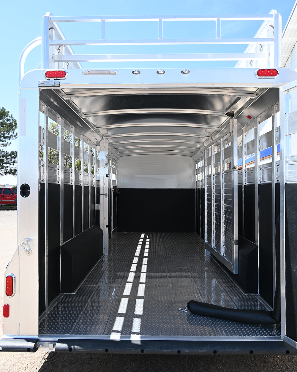 2026 4 Star 24' Deluxe Stock Combo Horse Trailer