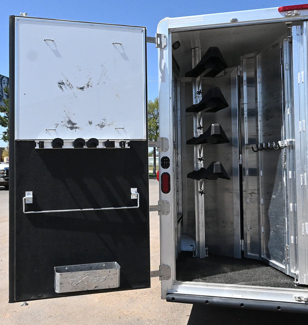 2018 Exiss 4 Horse Endeavor 10' Living Quarter Horse Trailer