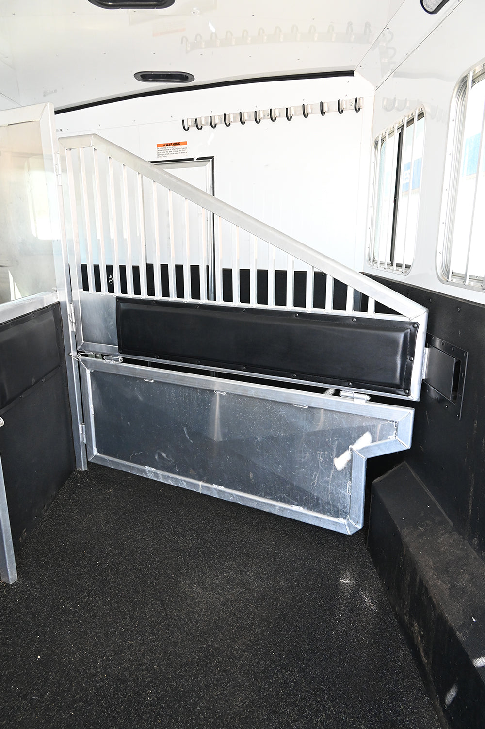 2018 Exiss 4 Horse Endeavor 10' Living Quarter Horse Trailer