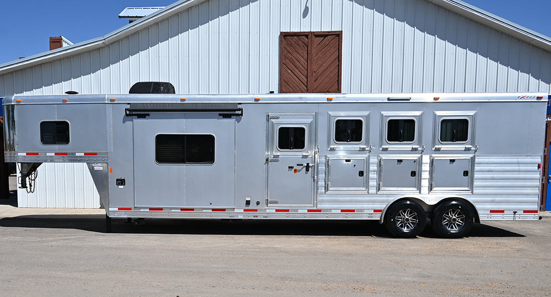 2018 Exiss 4 Horse Endeavor 10' Living Quarter Horse Trailer
