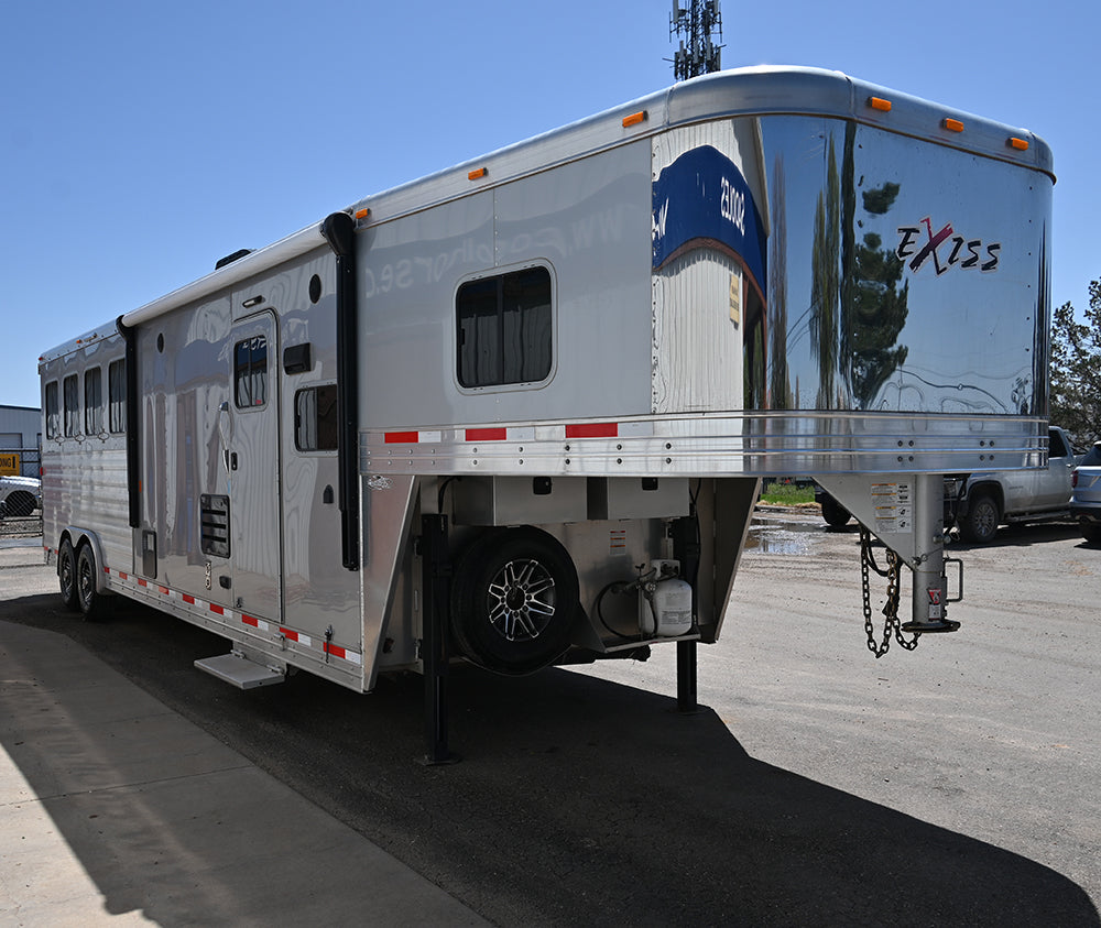 2018 Exiss 4 Horse Endeavor 10' Living Quarter Horse Trailer