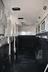 2006 Bloomer 4 Horse 13' Living Quarter Horse Trailer