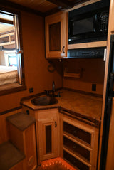 2006 Bloomer 4 Horse 13' Living Quarter Horse Trailer