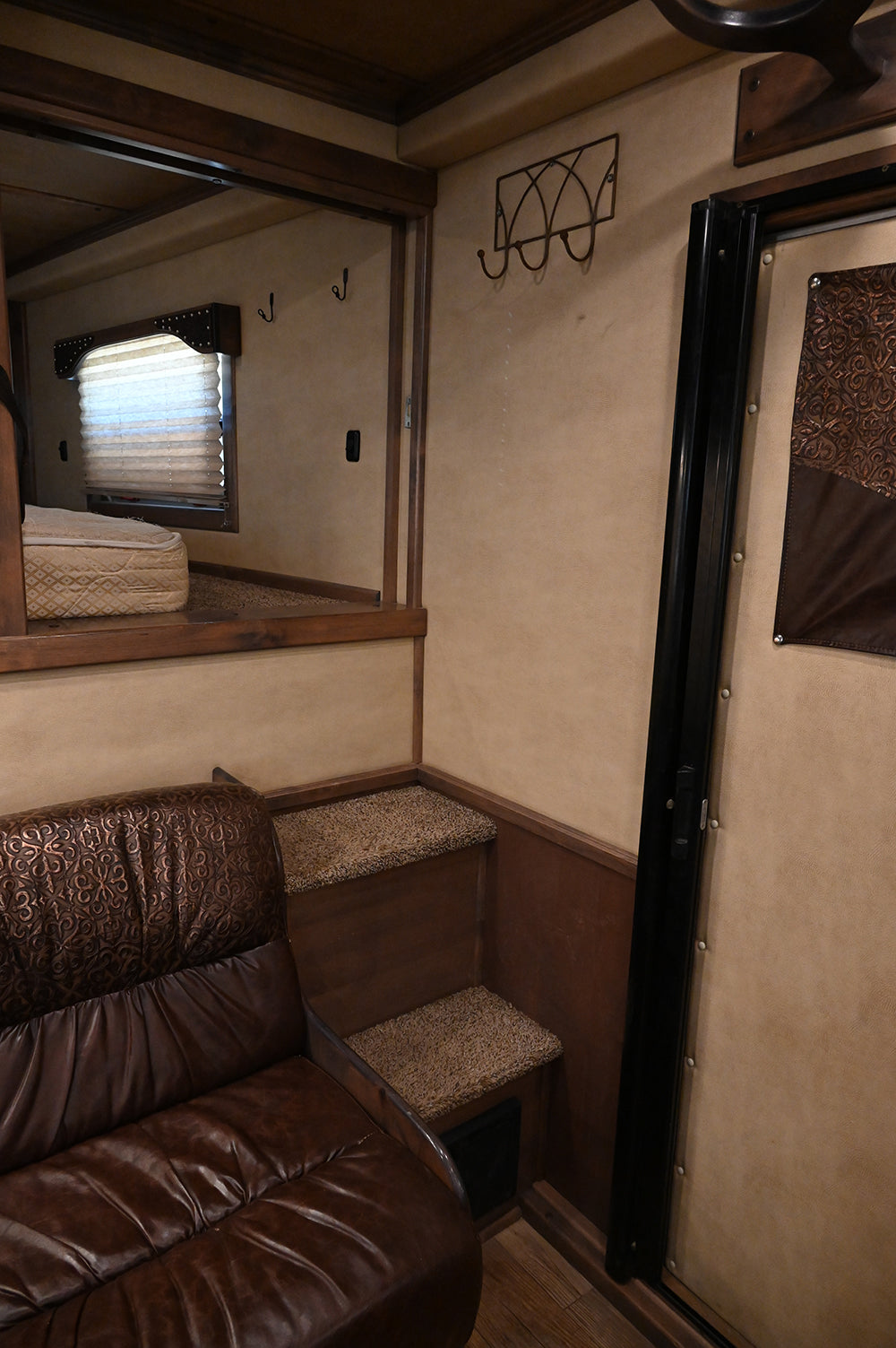 2020 4 Star 4 Horse Trailer 15' Living Quarter Slide Out