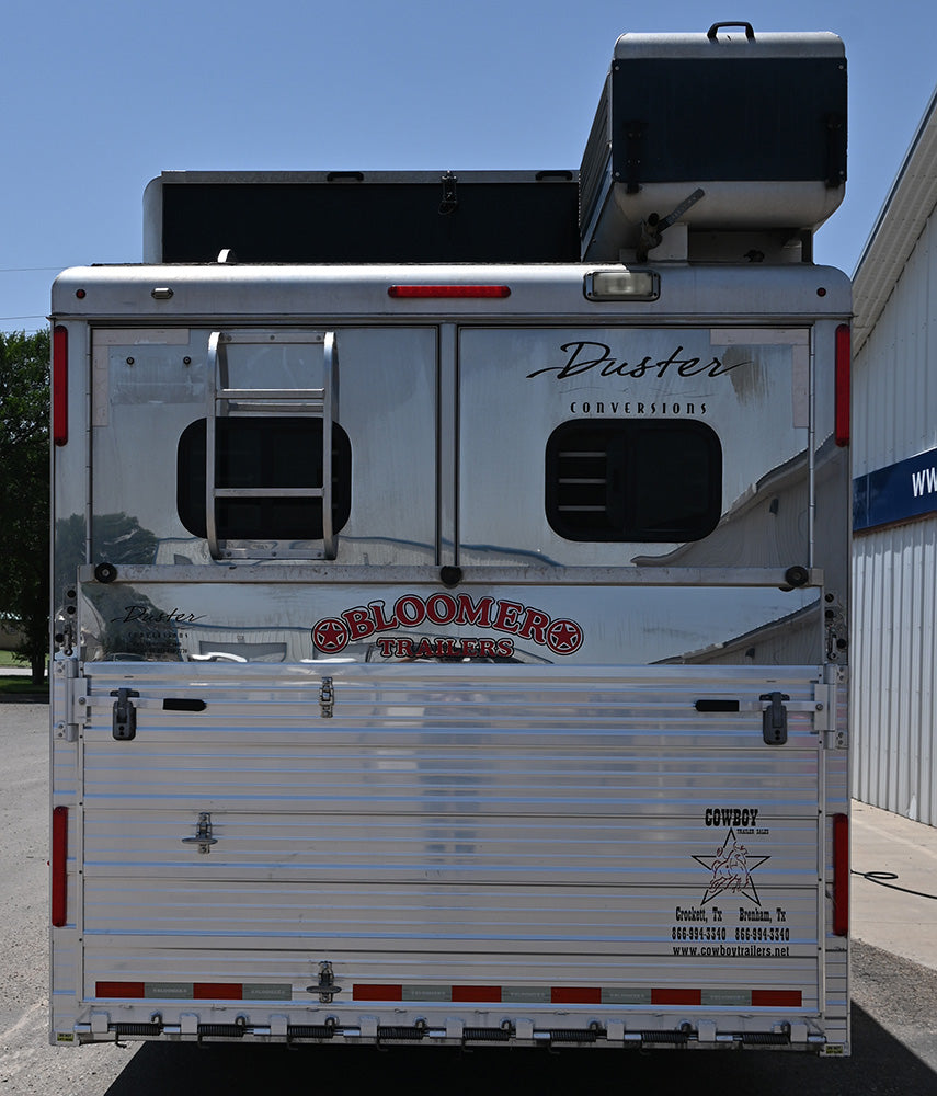 2009 Bloomer 6 Horse 14.5" Living Quarter Horse Trailer with Slide Out