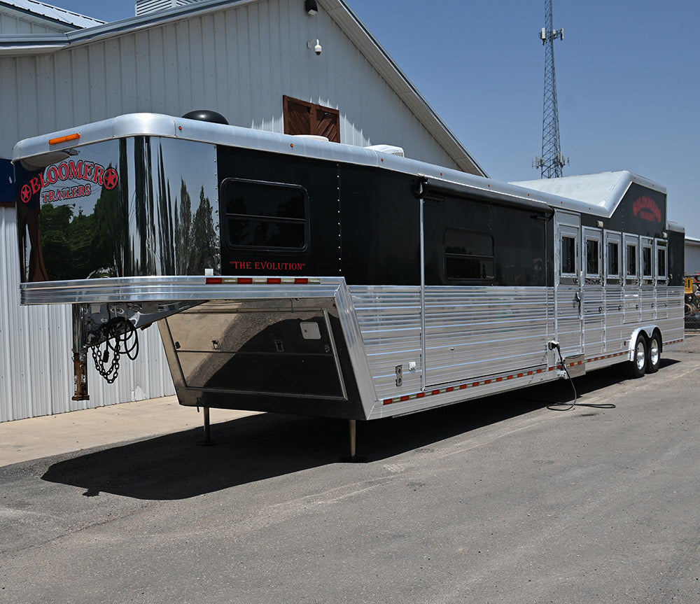 2009 Bloomer 6 Horse 14.5" Living Quarter Horse Trailer with Slide Out