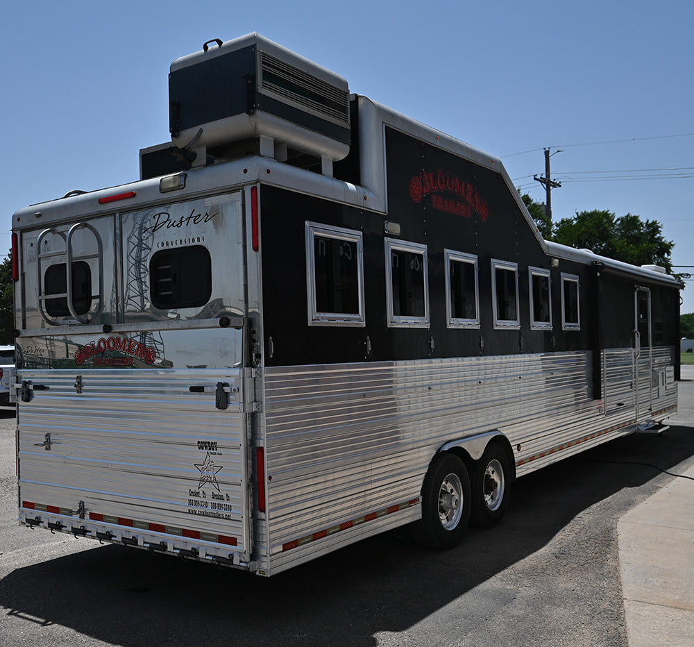 2009 Bloomer 6 Horse 14.5" Living Quarter Horse Trailer with Slide Out