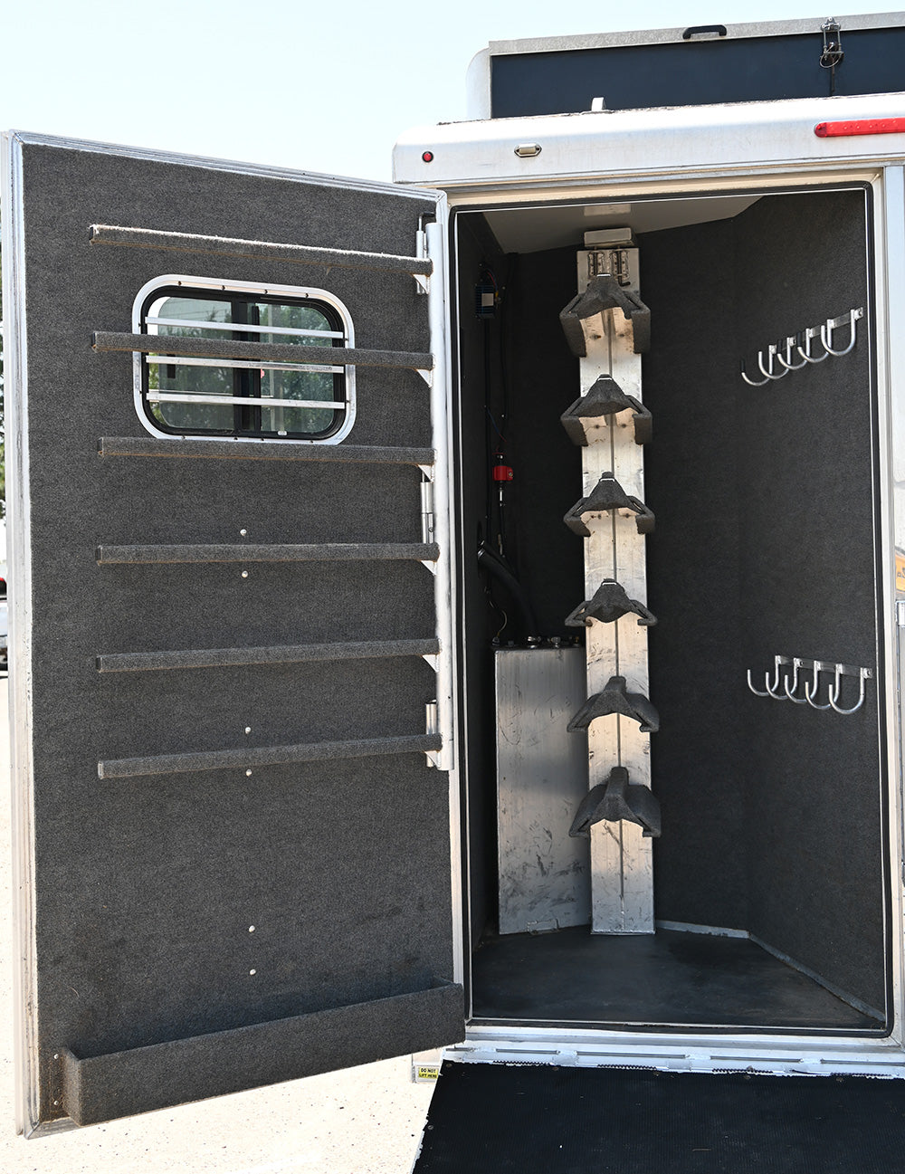 2009 Bloomer 6 Horse 14.5" Living Quarter Horse Trailer with Slide Out