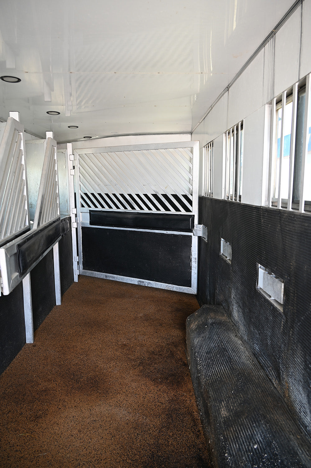 2009 Bloomer 6 Horse 14.5" Living Quarter Horse Trailer with Slide Out