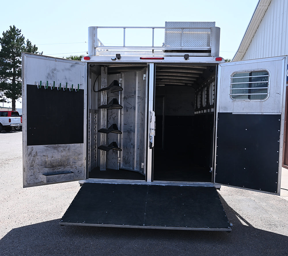 2007 Dream Coach 4 Horse 10' LQ Horse Trailer