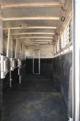 2007 Dream Coach 4 Horse 10' LQ Horse Trailer