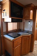 2007 Dream Coach 4 Horse 10' LQ Horse Trailer