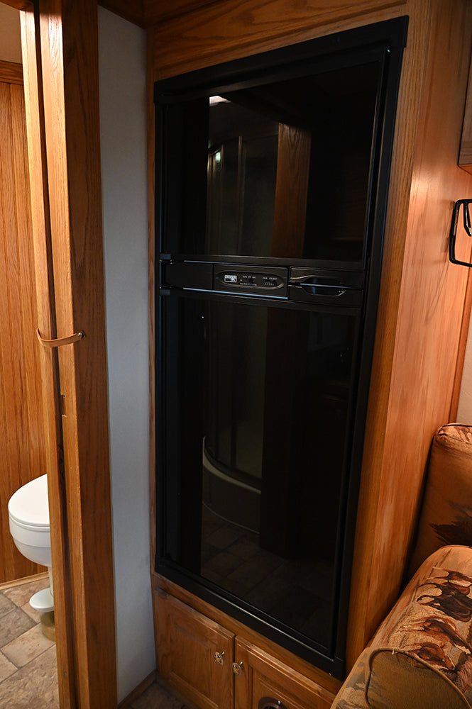 2007 Dream Coach 4 Horse 10' LQ Horse Trailer