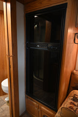 2007 Dream Coach 4 Horse 10' LQ Horse Trailer